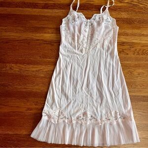 vintage Kayser slip dress lingerie nylon 32 feminine dainty lace pleated pink
